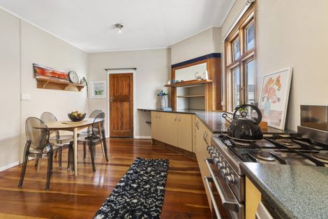 Photo of property in 33 Devonshire Road, Miramar, Wellington, 6022