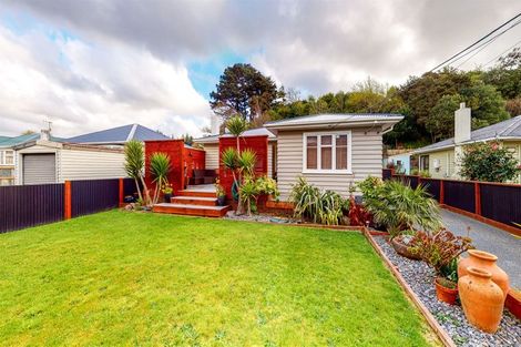Photo of property in 42 Bledisloe Crescent, Wainuiomata, Lower Hutt, 5014