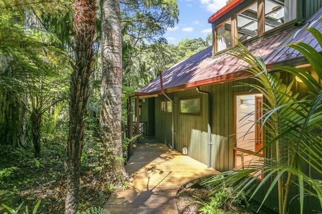 Photo of property in 138 Konini Road, Titirangi, Auckland, 0604