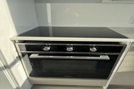 Photo of property in 115 Moorefield Road, Johnsonville, Wellington, 6037