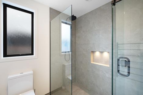 Photo of property in 5 Peterculter Drive, Wanaka, 9305