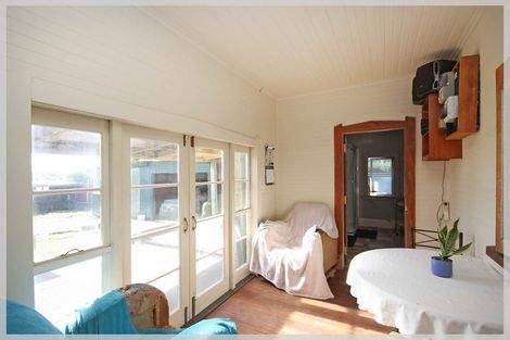 Photo of property in 11 Anga Street, Tangimoana, 4822
