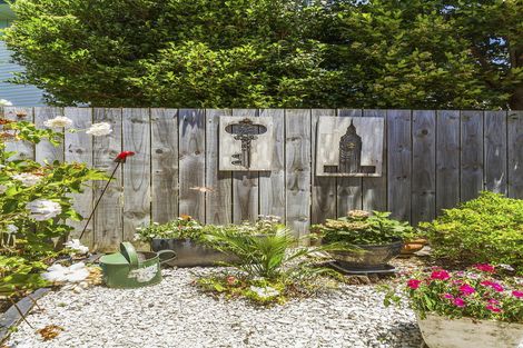 Photo of property in 73 Stottholm Road, Titirangi, Auckland, 0604