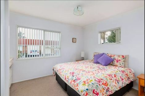 Photo of property in 2/171 Pigeon Mountain Road, Half Moon Bay, Auckland, 2012