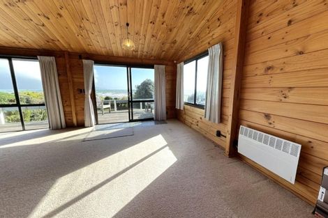 Photo of property in 25 Oratia Street, Waikanae Beach, Waikanae, 5036