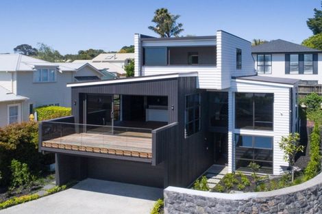 Photo of property in 19c Momona Road, Greenlane, Auckland, 1051