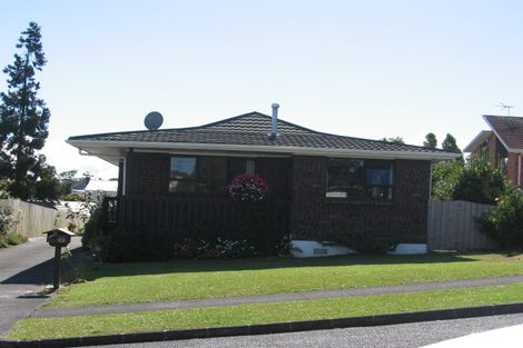 Photo of property in 49a Savoy Road, Glen Eden, Auckland, 0602