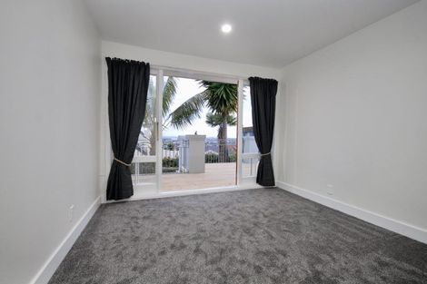 Photo of property in 2/13 Castor Bay Road, Castor Bay, Auckland, 0620