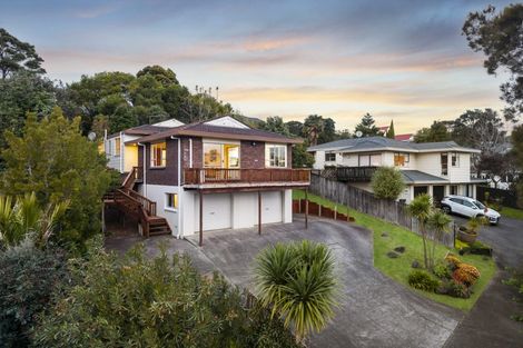 Photo of property in 14 Kallista Place, Browns Bay, Auckland, 0630