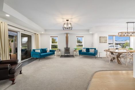 Photo of property in 8 Riverside Way, Amberley, 7410