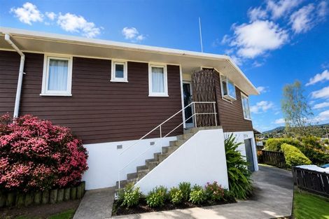 Photo of property in 100 Mallard Drive, Selwyn Heights, Rotorua, 3015