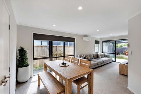 Photo of property in 12 Farmland Road, Papakura, 2110
