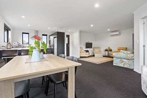 Photo of property in 27 Plescher Crescent, Leamington, Cambridge, 3432