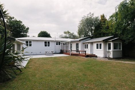 Photo of property in 4 Williams Terrace, Fitzherbert, Palmerston North, 4410