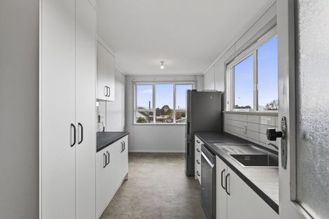 Photo of property in 56 Cook Street, Marfell, New Plymouth, 4310