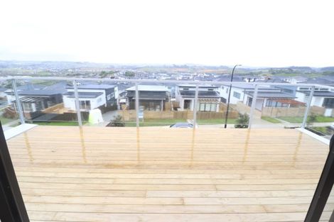 Photo of property in 40 Ascension Crescent, Orewa, 0931