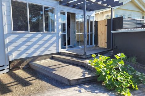 Photo of property in 1/4 Ellesmere Avenue, Miramar, Wellington, 6022