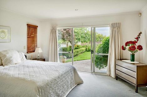 Photo of property in 98 Samwell Drive, Whitby, Porirua, 5024