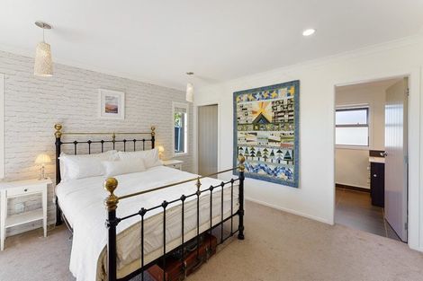 Photo of property in 35 Simpson Crescent, Raumati Beach, Paraparaumu, 5032