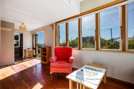 Photo of property in 1 Pukatea Street, Eastbourne, Lower Hutt, 5013