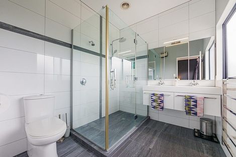 Photo of property in 37 Chestnut Close, Kelvin Grove, Palmerston North, 4414