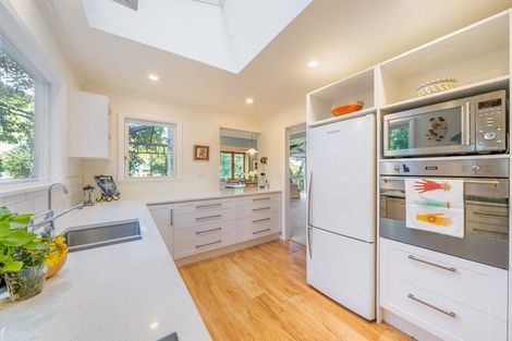 Photo of property in 27 Kotari Road, Days Bay, Lower Hutt, 5013