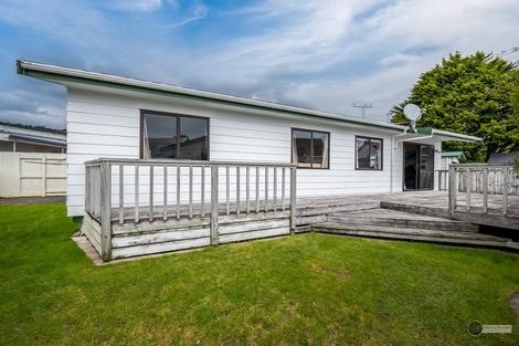 Photo of property in 2/15 Gibson Crescent, Naenae, Lower Hutt, 5011