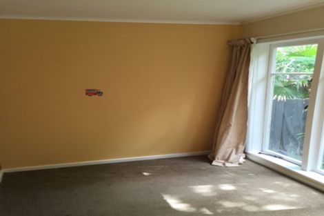 Photo of property in 1a Trojan Crescent, New Lynn, Auckland, 0600