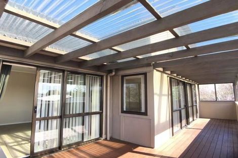 Photo of property in 13 Framalda Place, Conifer Grove, Takanini, 2112