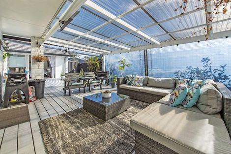 Photo of property in 21 Shillingford Boulevard, Rolleston, 7615