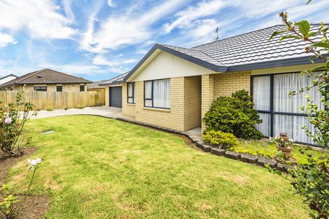 Photo of property in 21 Pitt Avenue, Clendon Park, Auckland, 2103