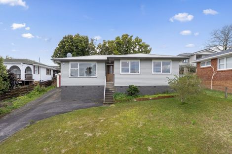 Photo of property in 9 Grimshaw Place, Henderson, Auckland, 0612