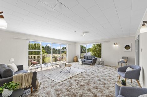 Photo of property in 24 Aberdeen Road, Campbells Bay, Auckland, 0620