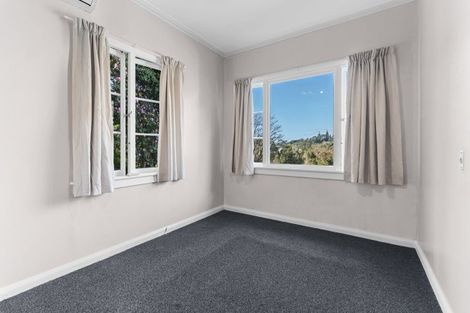 Photo of property in 20 Frankley Road, Westown, New Plymouth, 4310