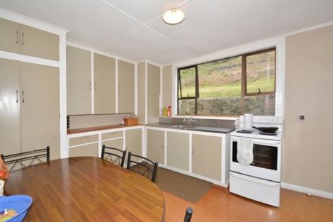 Photo of property in 98 Glen Road, The Glen, Dunedin, 9011