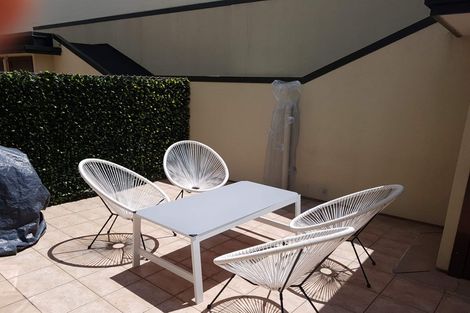 Photo of property in Henry Walton Flats, 5/2 Upper Queen Street, Auckland Central, Auckland, 1010