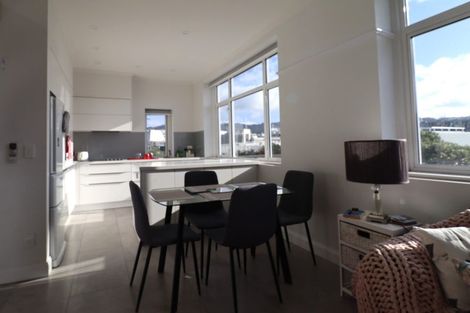 Photo of property in Fountain Court Flats, 48 Oriental Parade, Oriental Bay, Wellington, 6011