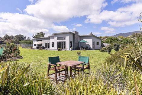 Photo of property in 242 Peka Peka Road, Peka Peka, Waikanae, 5391