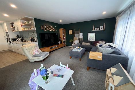 Photo of property in 8 Ruhanui Lane, Pakuranga Heights, Auckland, 2010