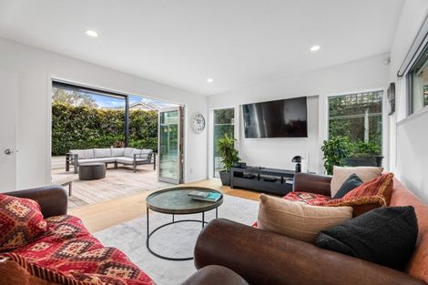 Photo of property in 50 Ngataringa Road, Devonport, Auckland, 0624