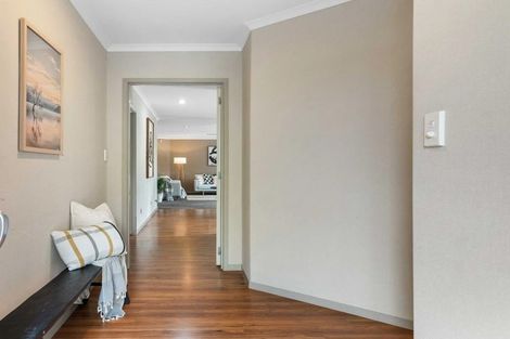 Photo of property in 32 Popata Close, Papamoa Beach, Papamoa, 3118