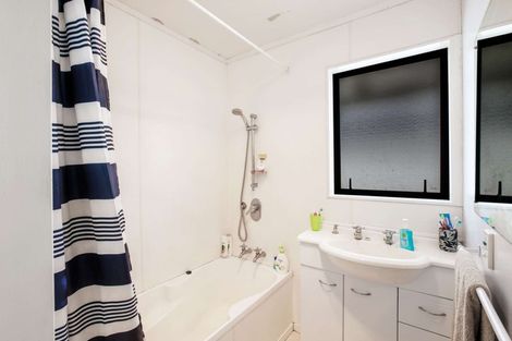 Photo of property in 35 Huia Street, Waiuku, 2123