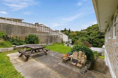 Photo of property in 80 Dowse Drive, Maungaraki, Lower Hutt, 5010