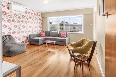 Photo of property in 1 Kingsley Street, St Andrews, Hamilton, 3200