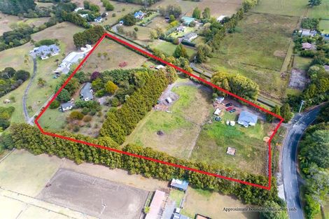 Photo of property in 152 Boord Crescent, Kumeu, 0891