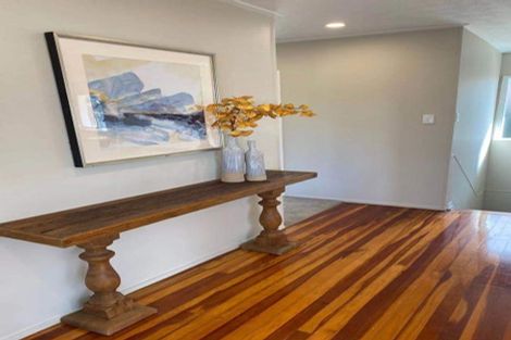 Photo of property in 48 Gladstone Road, Northcote, Auckland, 0627