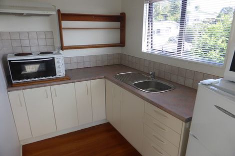 Photo of property in 33 John Dee Crescent, Red Beach, 0932