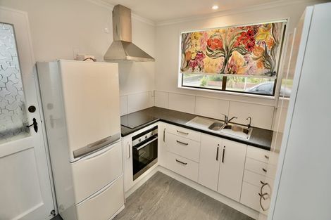 Photo of property in 43a Wikiriwhi Crescent, Awapuni, Palmerston North, 4412