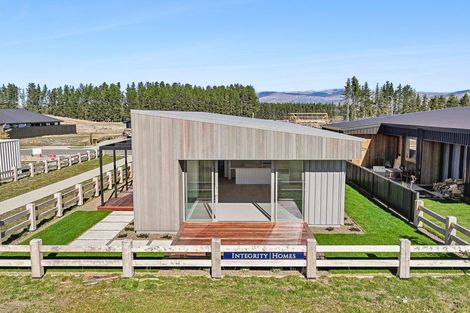 Photo of property in 146 Burdon Loop, Lake Hawea, 9382