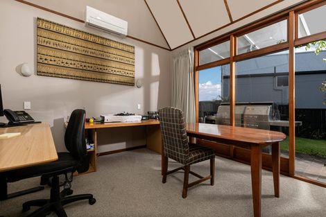 Photo of property in 15 Fairlea Road, Te Atatu South, Auckland, 0610